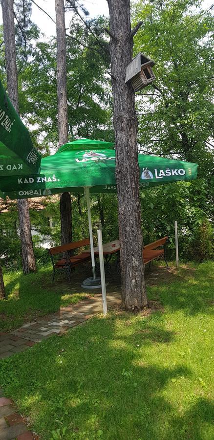 Restoran&Motel And Apartmants Lovacka Prica Tesanj Exteriör bild